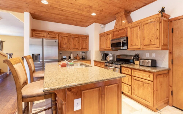 Malabar Paradise - 1965 by Big Bear Vacations