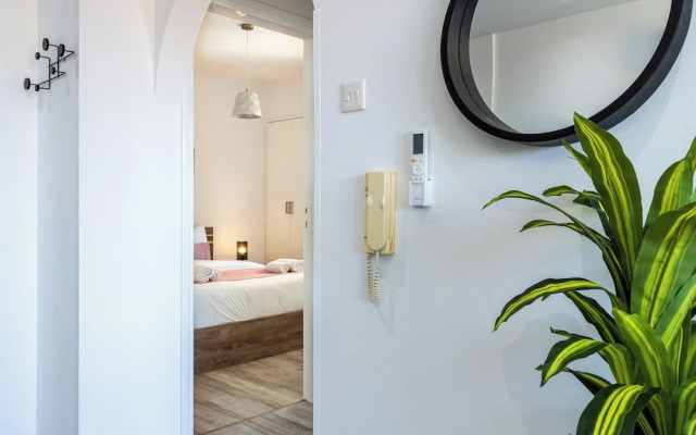 Olympus Stylish 2-BR Apt in Larnaca