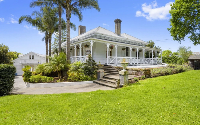 Western Springs Villa