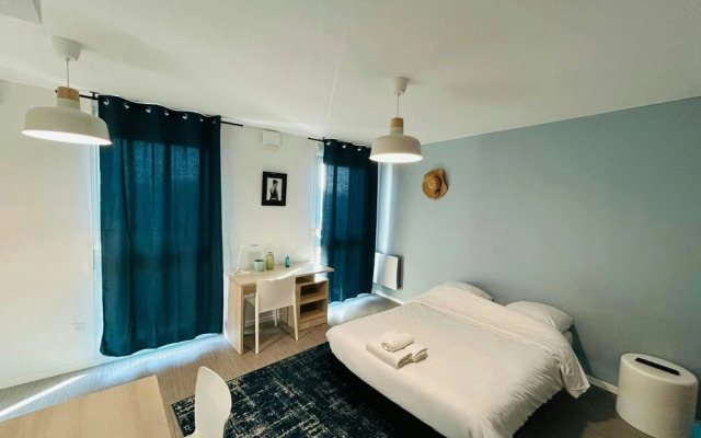 We Live In R - Suite 401