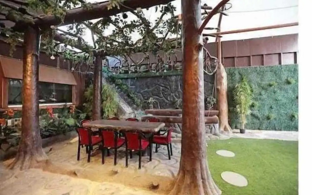 Hotel Blue Royal