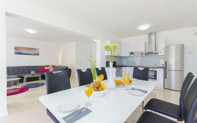 Apartments Villa V