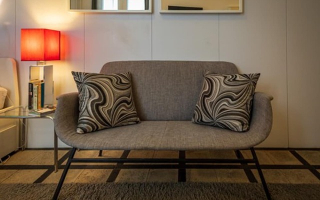 Super Central Studio Apartment - With Balcony