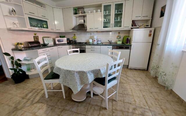 Spacious apartment Ita - near beach (terrace, sea view)