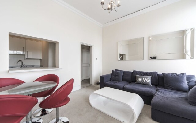 Richmond Riverside Apartment
