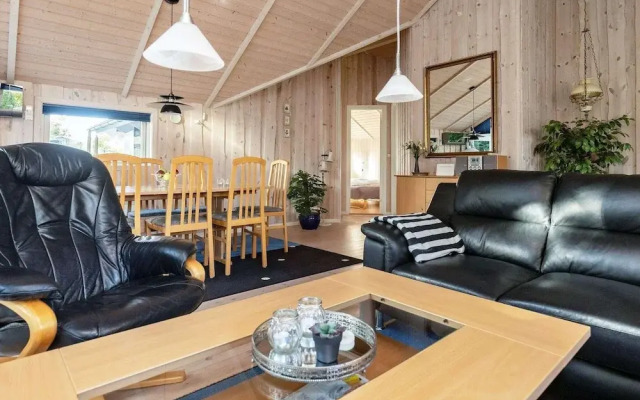 7 Person Holiday Home in Logstor-by Traum