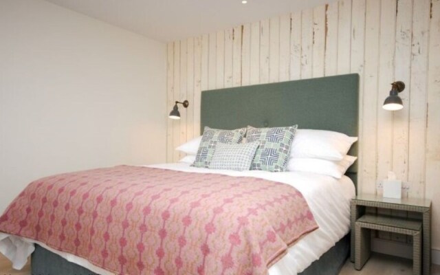 1 The Salterns, Chichester