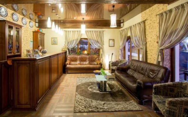 Hotel Plus