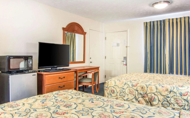 Rodeway Inn La Grange East