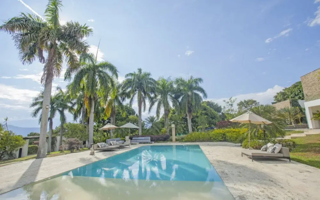 Luxe Villa San Jerónimo by Nomad Guru