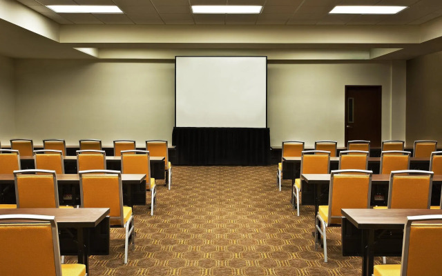 Sheraton Indianapolis Hotel at Keystone Crossing