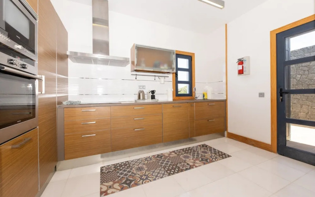 Belvilla by OYO Villa A