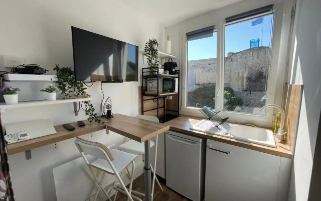 Petit studio au pied du château