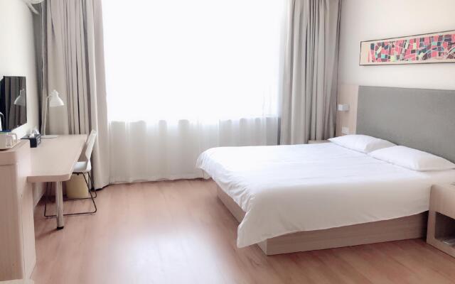 Hanting Hotel Dunhua Railway Station