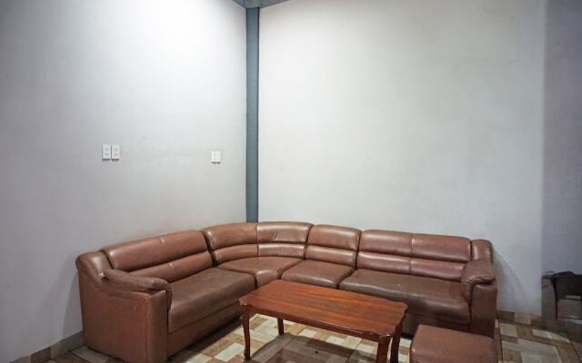 OYO 93355 Maestro Home Syariah
