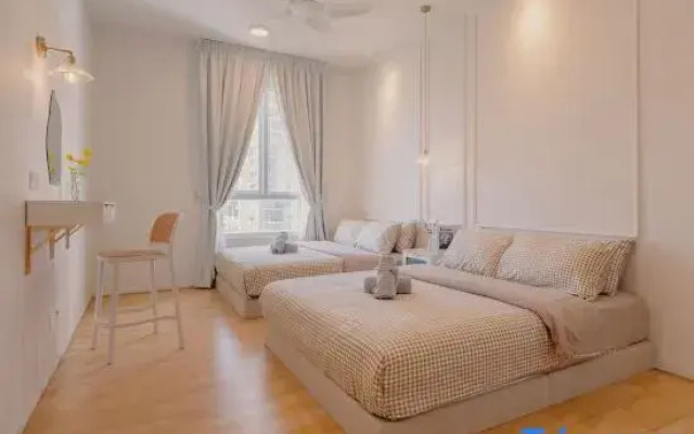 Spacious French Verdi BY FEEL HOME