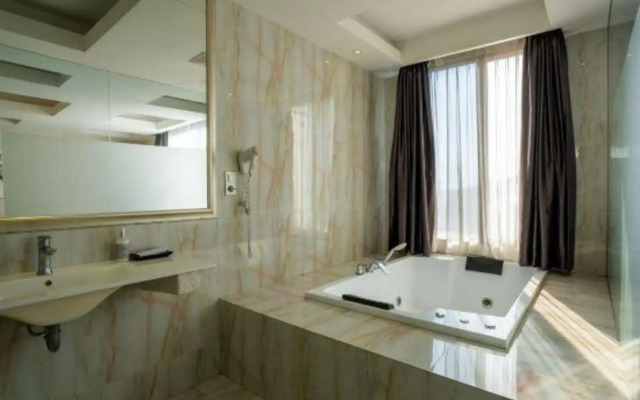 Collection O 14 Sun Boutique Hotel