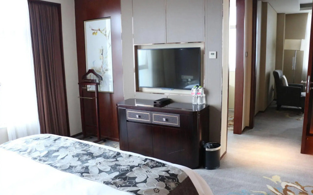 Ramada Yiyang Taojiang