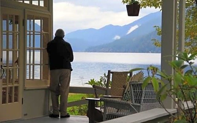 Lake Crescent Lodge