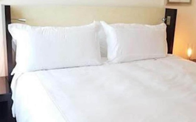 Beautiful Miami Brickell 2br2ba in Famed Conrad 4 Guests
