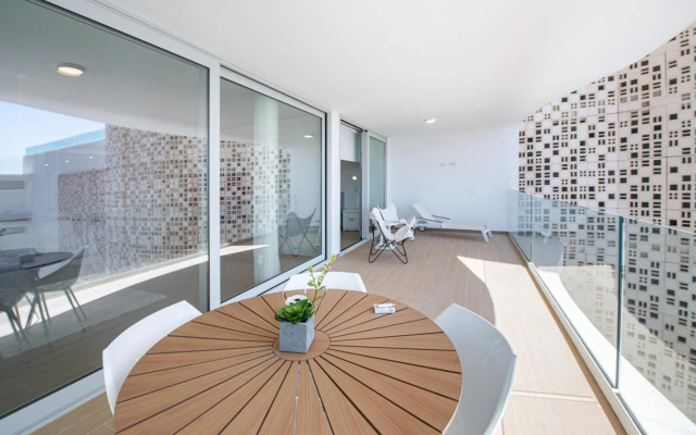 Unique 2 bedroom unit with pool near beach