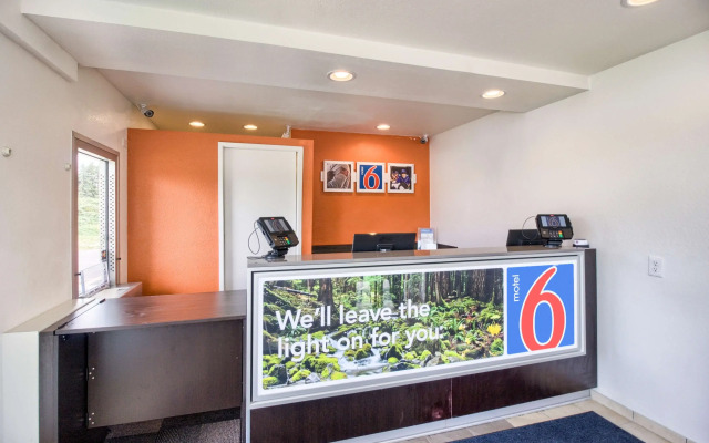 Motel 6 Everett, WA - South