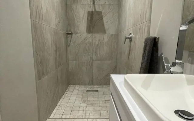 Guest House on Gillian Unit 4 (Adults Only)