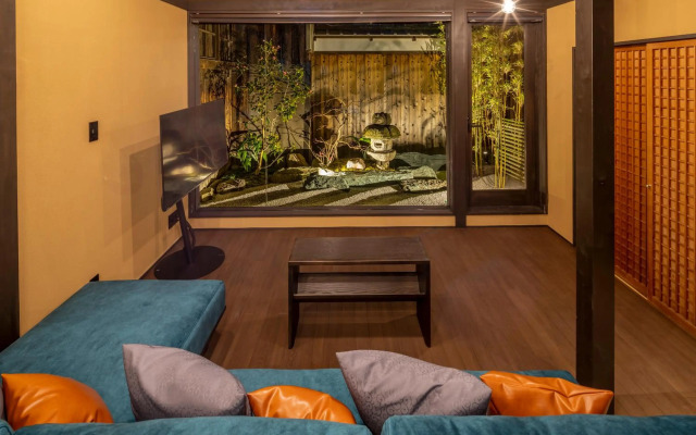 Kyo-no-Oozora Gion Kawasemi