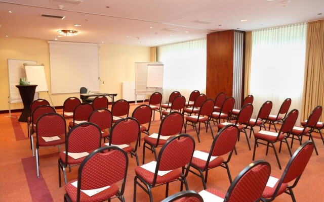 Amedia Frankfurt Russelsheim Trademark Collection by Wyndham