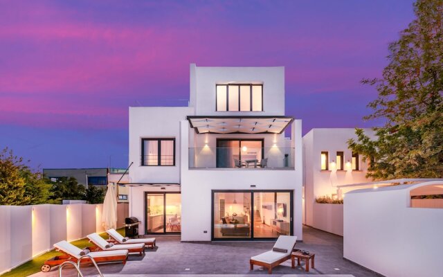 Blue Harmony Luxury Villas