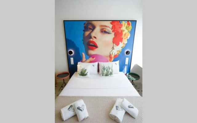 Valory #5 Aesthetic Stay