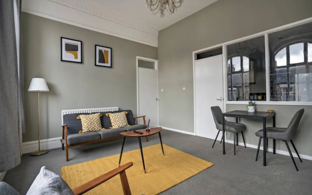 2 Bed-town Centre-free Parking