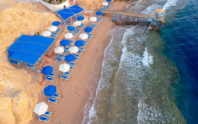 Club Reef Resort & Spa