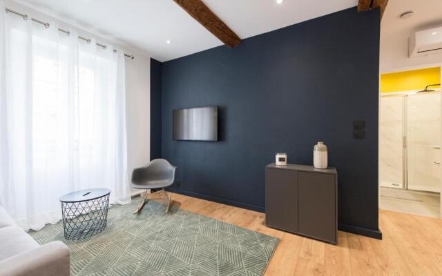 APPARTEMENT 1 NEUF sur le port à coté de la plage