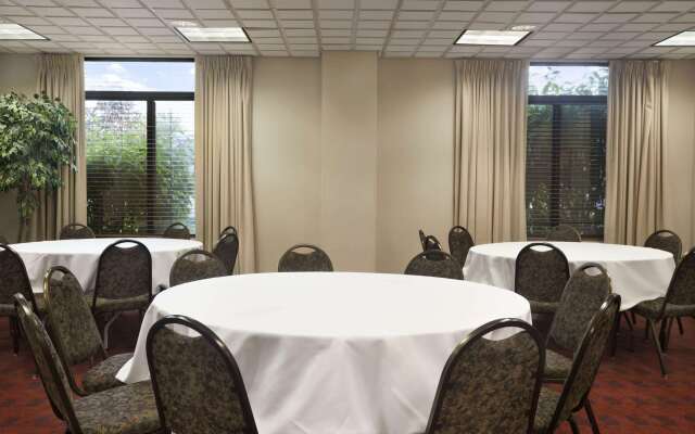 Wingate by Wyndham Chicago Schaumburg