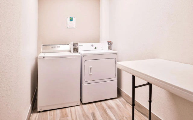 Quality Inn & Suites Beaumont