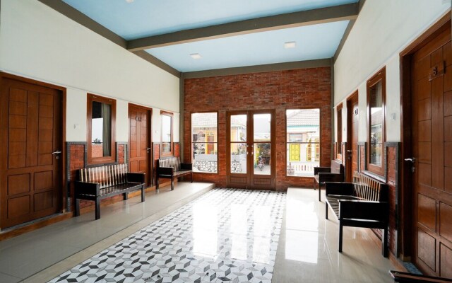 Oyo 1048 Rahayu Bromo Hotel