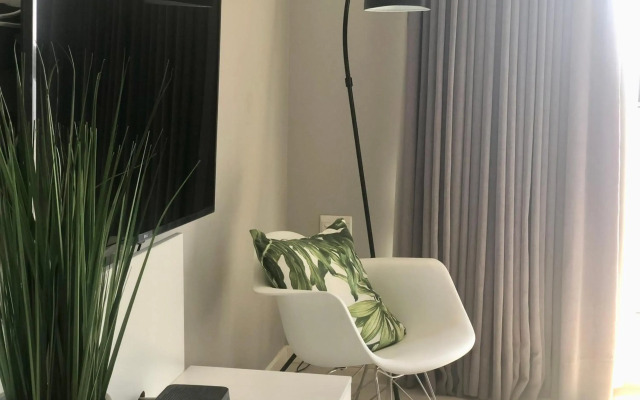 Urban Awe Apartment: iTowers 21st Floor