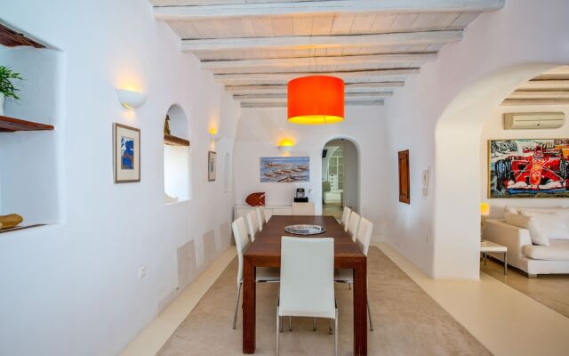 Newly-Built Private Luxury Villa