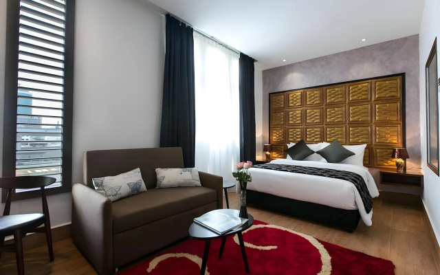 Belllo Hotel JB Central