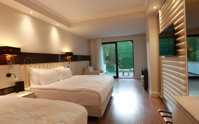 Serenity Queen Hotel