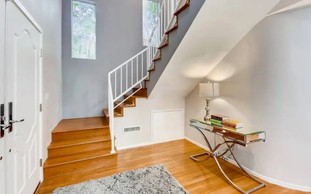 Amazing Quiet & Serene West Hollywood 5 Bedroom House Near Everything! (K1)