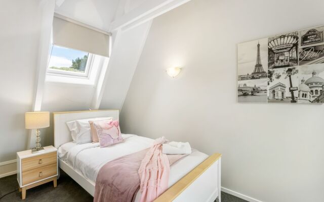 A Home away from Home - Netflix -Parking