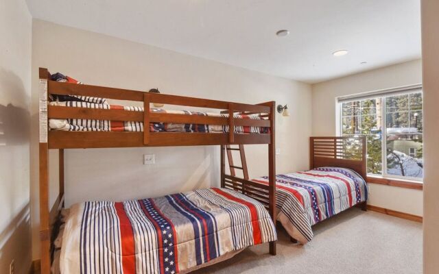 Sunny Woods Acres Near Golf & Adventure Park