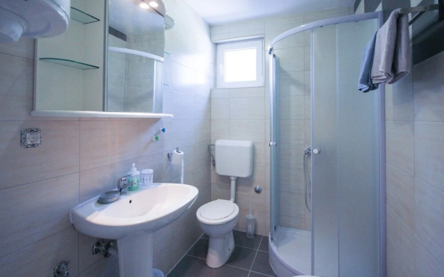 Opera Apartments and studio