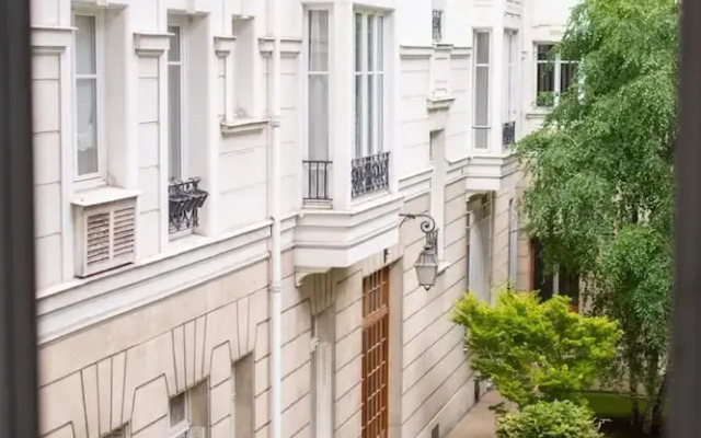 Splendid 5BR Family Apartment - Trocadero