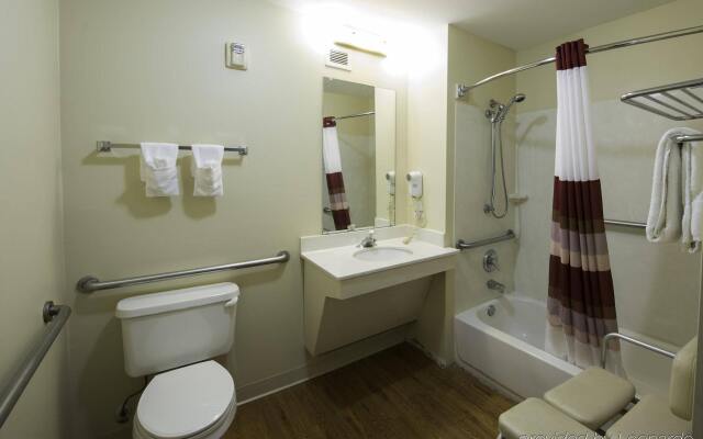 Red Roof Inn & Suites Savannah Airport