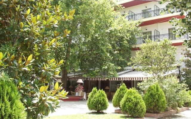 Natassa Motel