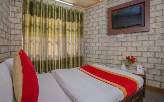 OYO 267 Hotel Tanahun Vyas