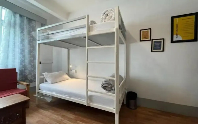 Mellow Fellow Rooms And Hostel